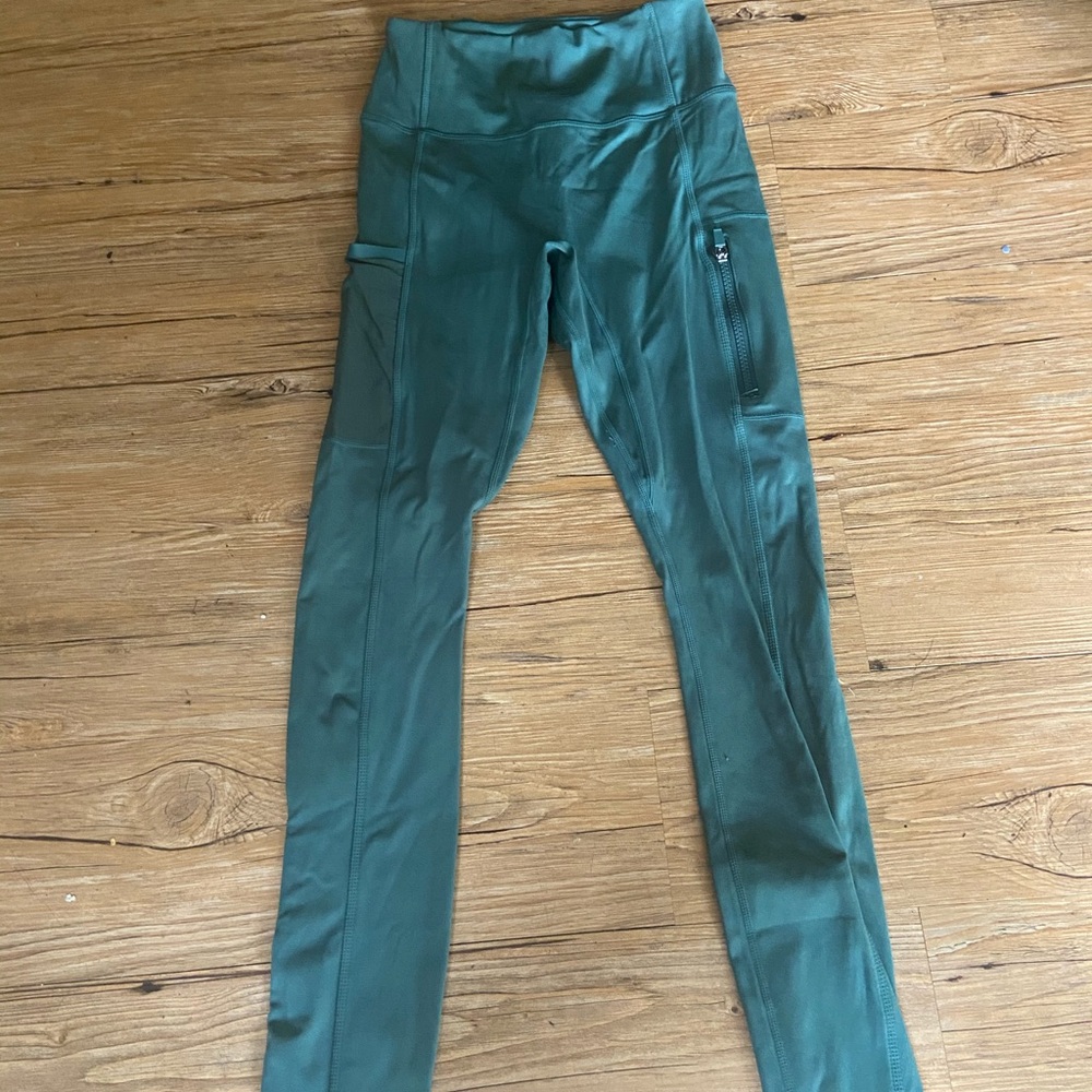 NWT Fabletics Utility Legging